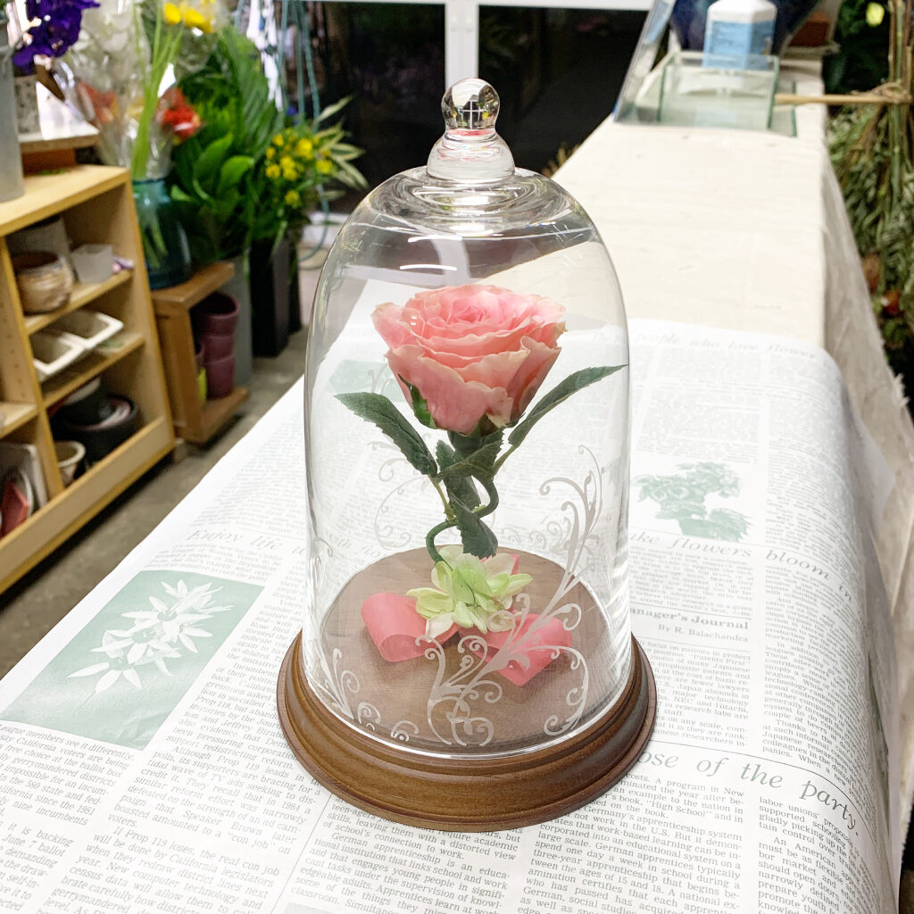 プリザーブドフラワー加工した薔薇のガラスドーム